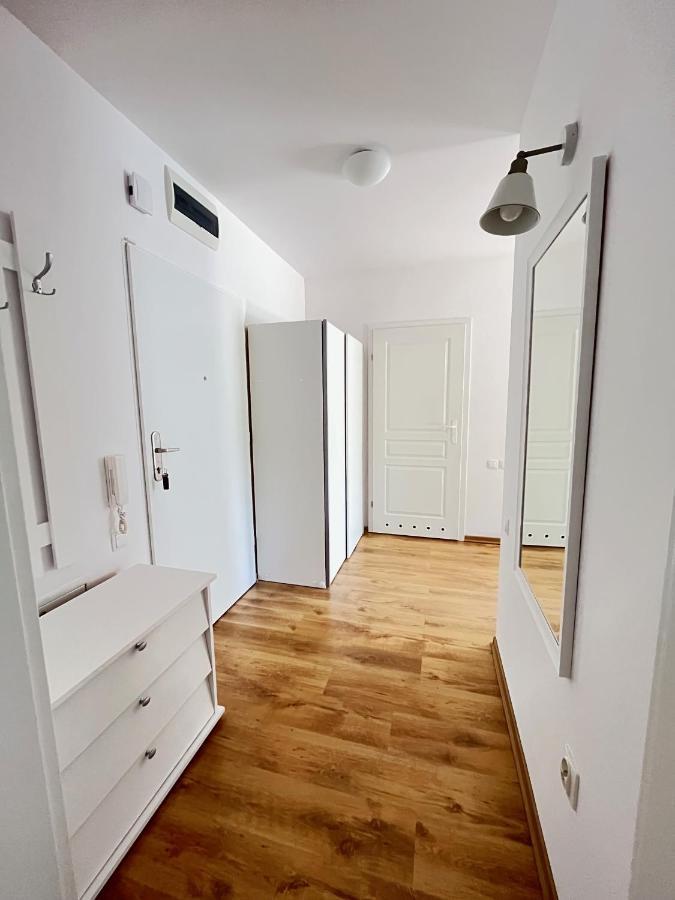 Apartament Z Garazem I Ogrodem Kołobrzeg Exterior foto